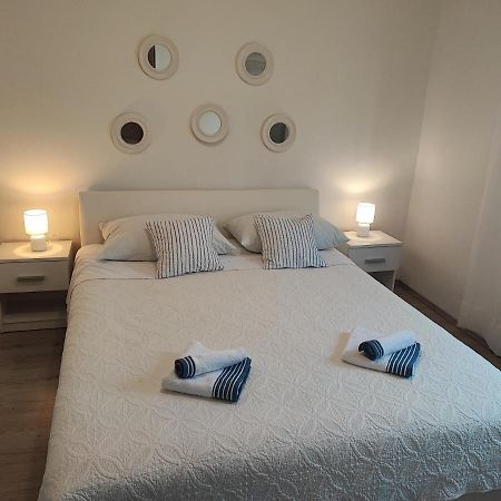 G&S Apartment Tribunj  Bagian luar foto