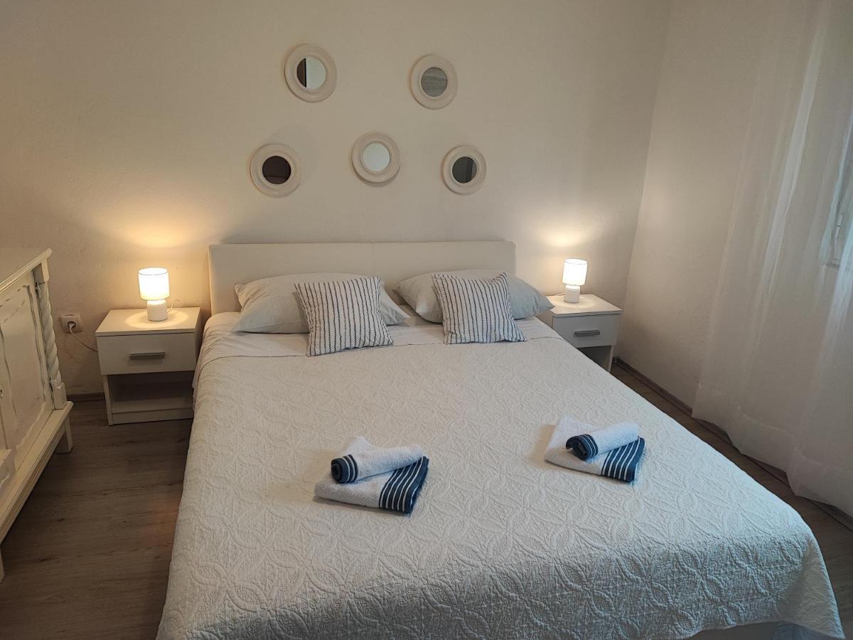 G&S Apartment Tribunj  Bagian luar foto