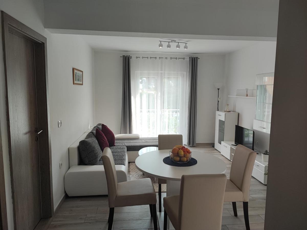 G&S Apartment Tribunj  Bagian luar foto