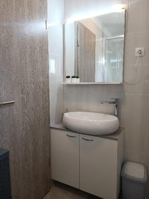G&S Apartment Tribunj  Bagian luar foto