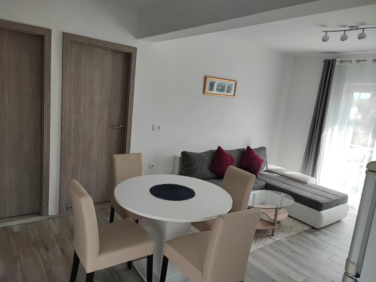 G&S Apartment Tribunj  Bagian luar foto