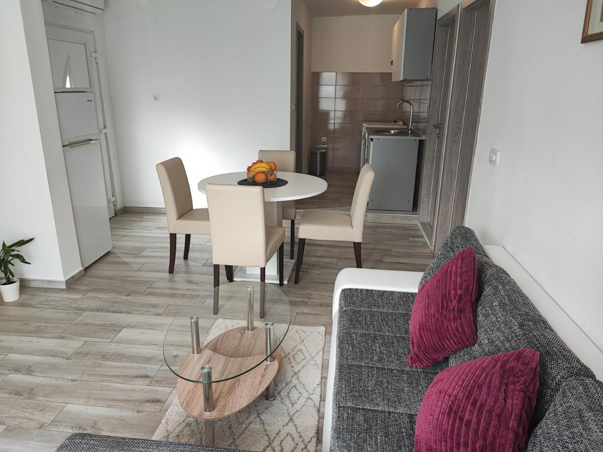 G&S Apartment Tribunj  Bagian luar foto