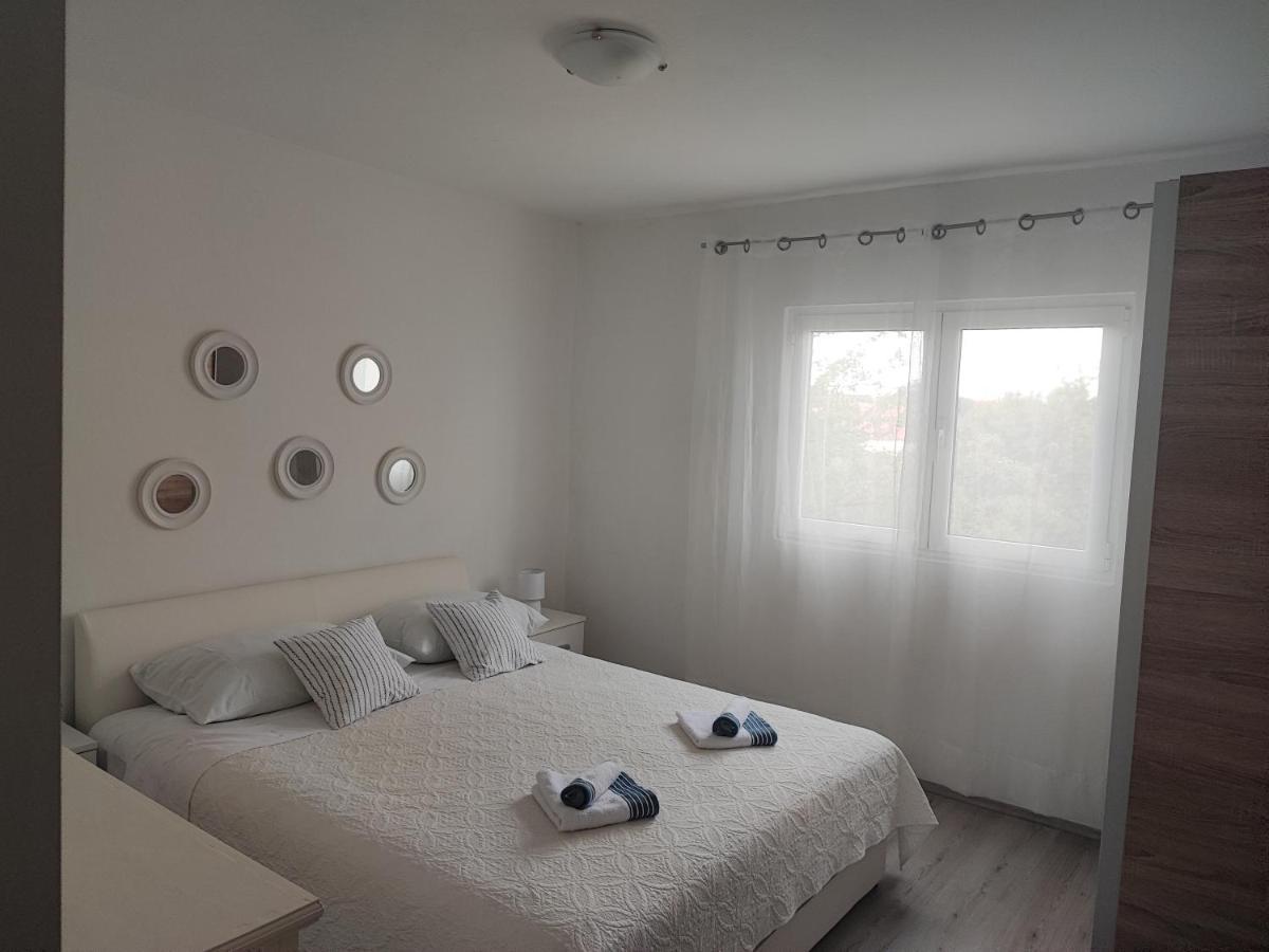 G&S Apartment Tribunj  Bagian luar foto